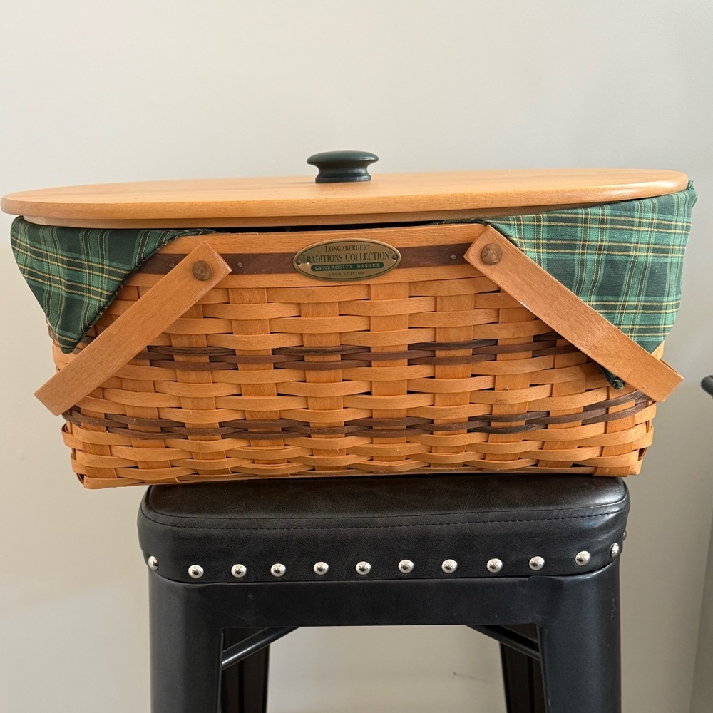 Longaberger 1999 Traditions Generosity Basket With 2 Inserts Liner & Lid